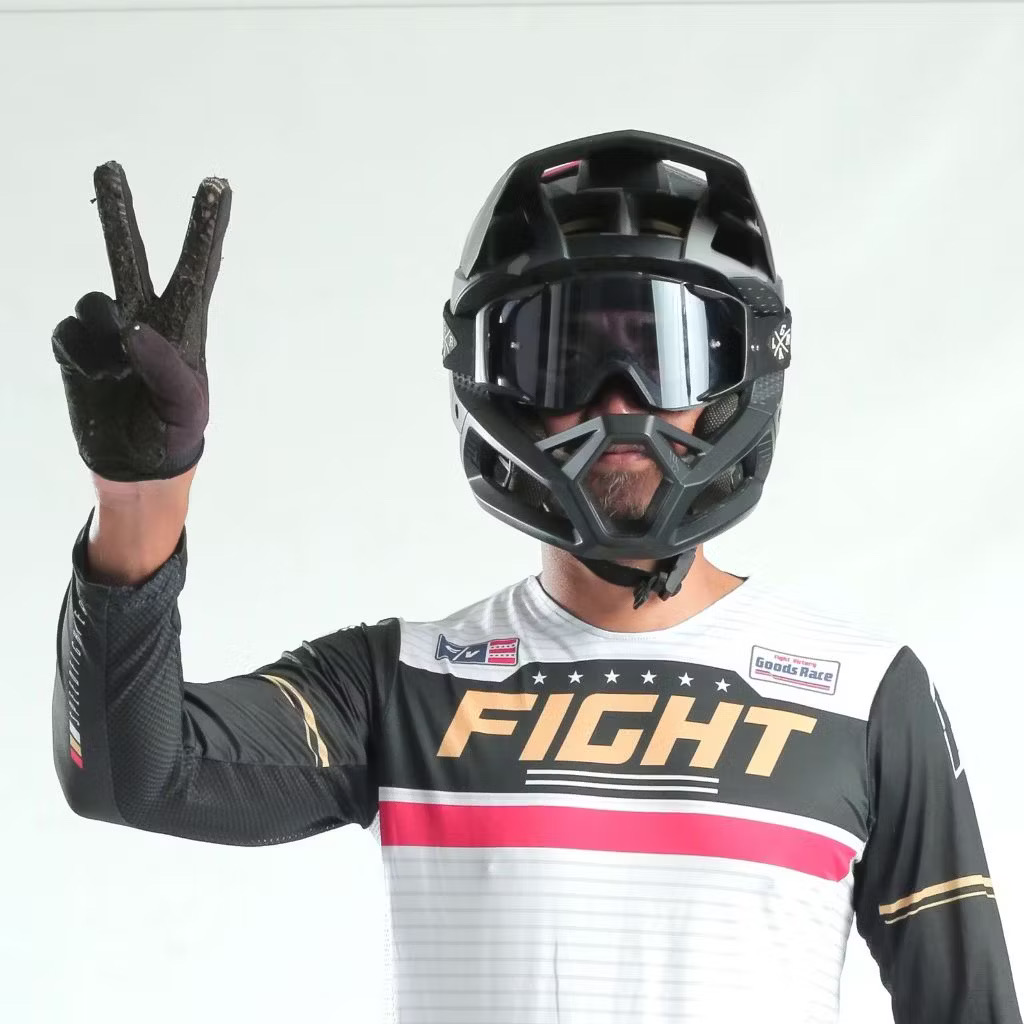 FIGHTVICTORY//HOVER STAR - BLACK